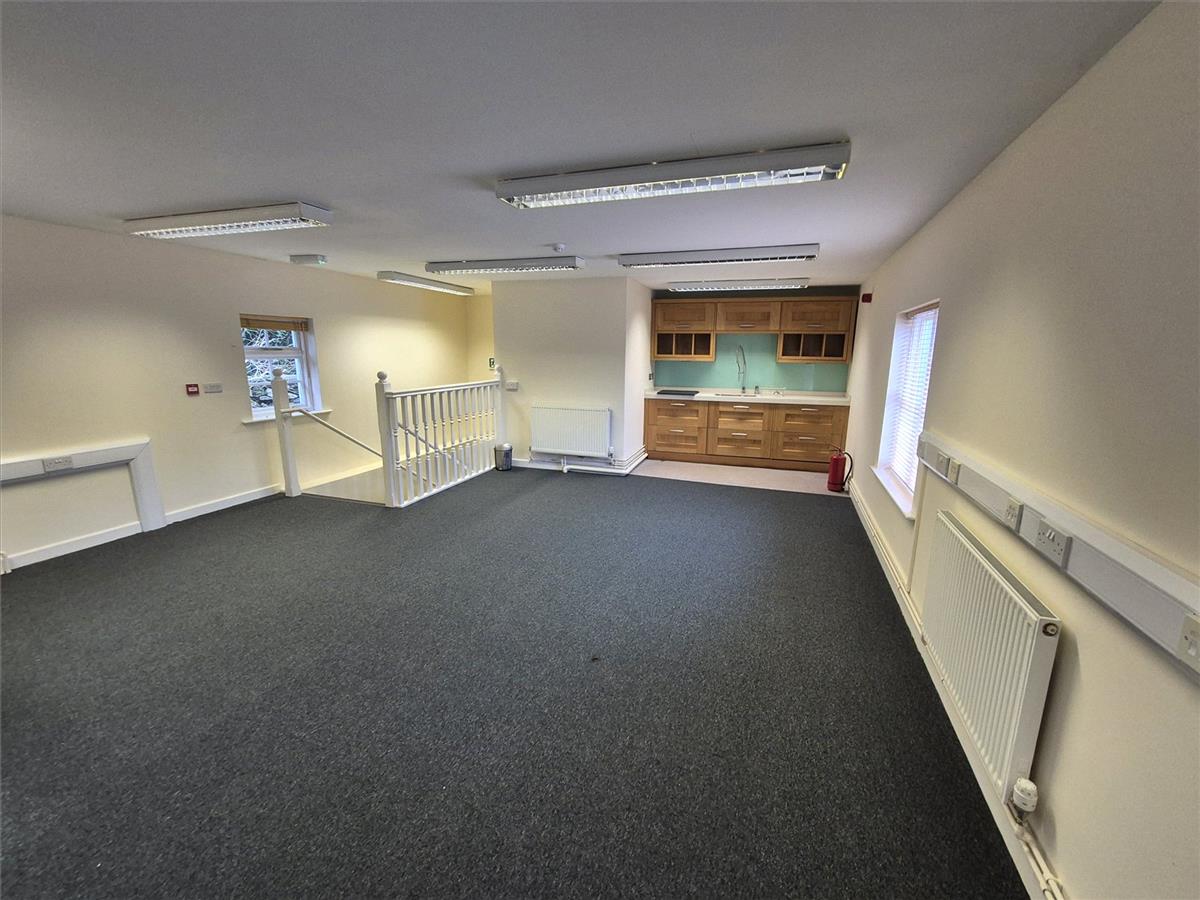 Property Image 5fa2261e-6076-4fe1-846b-184a5a209f8e