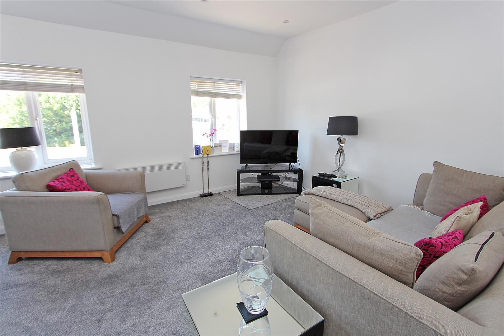 Property Image 5fdefefa-56c5-44d6-95e8-5ac952f24210