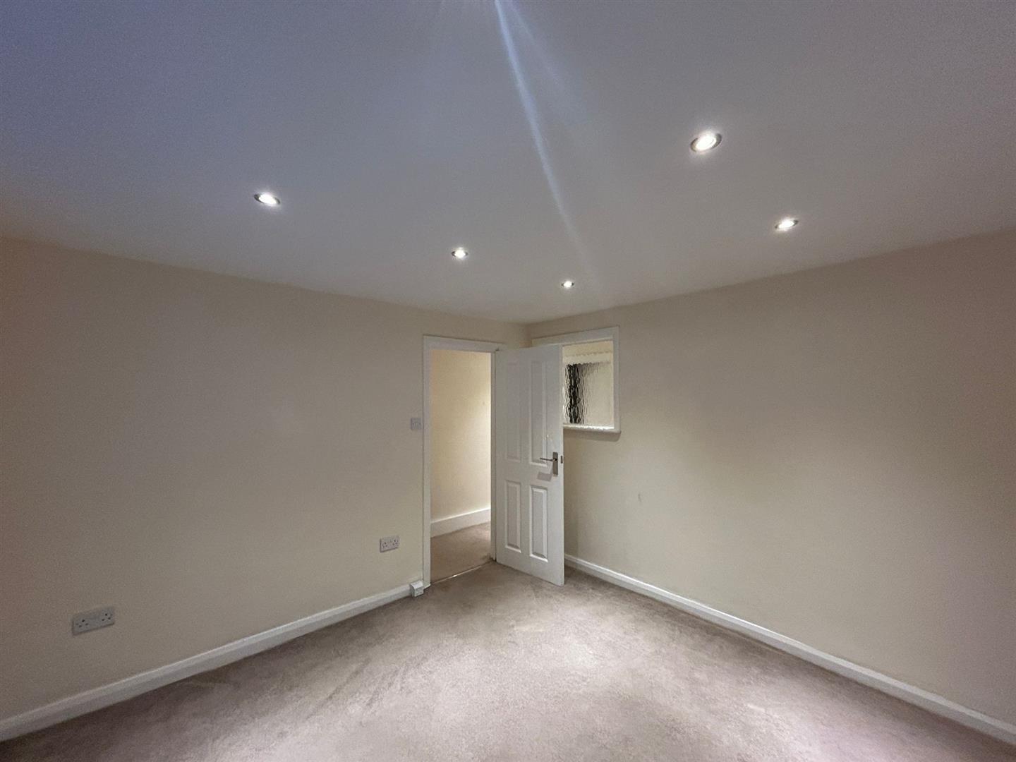 Property Image 5ff1685f-ba2e-4642-9b9f-9998601844a1