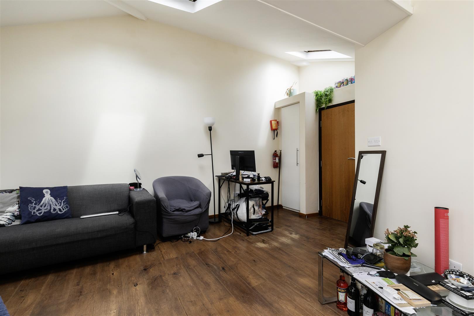 Property Image 5ff73f41-8533-4a6e-936f-85692d99f5c7