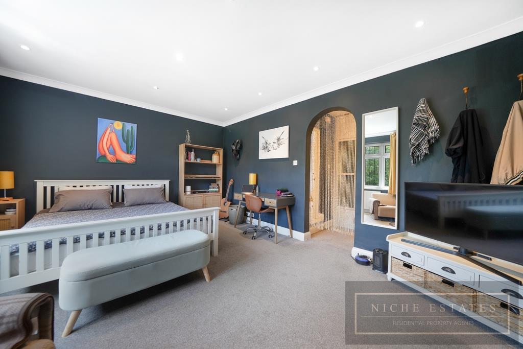 Property Image 6081ef4d-b35b-42b2-9333-b1cdde013957