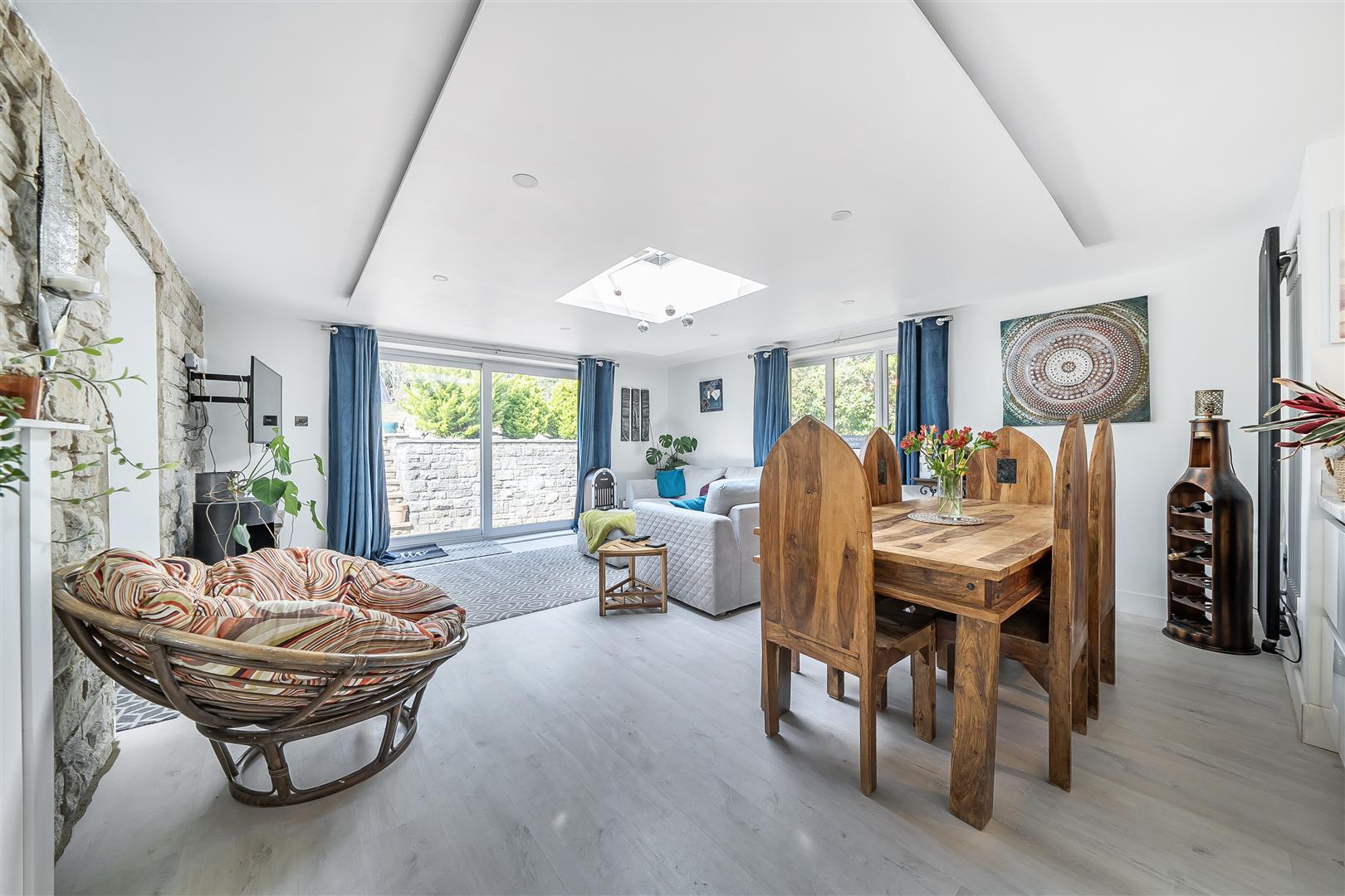 Property Image 60be659b-7635-4e36-8386-1b1e76a3cbfa