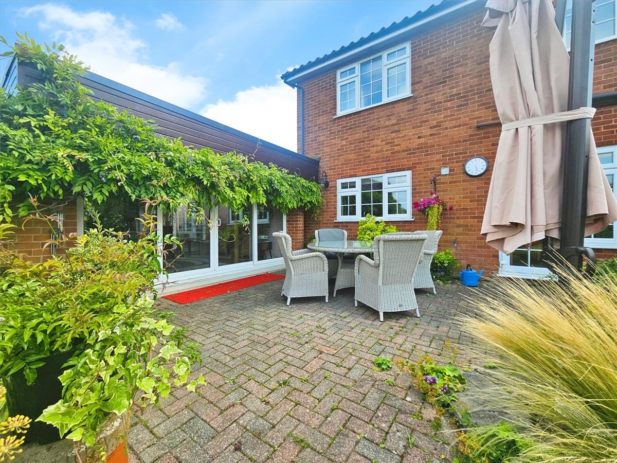 Property Image 60dca7e4-62c5-46d6-be93-e46642b0794f