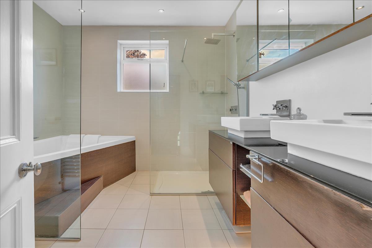 Property Image 60e2a8dc-eeba-4c62-9d4d-33e7833e0450