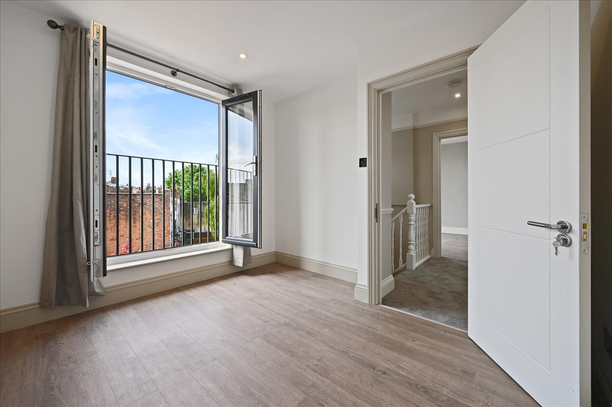 Property Image 611ea941-1201-4728-8d31-2de1ba5faf42