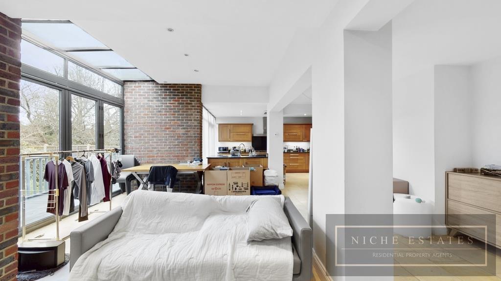 Property Image 612027a6-da9d-40ed-ad75-7f82680936e7