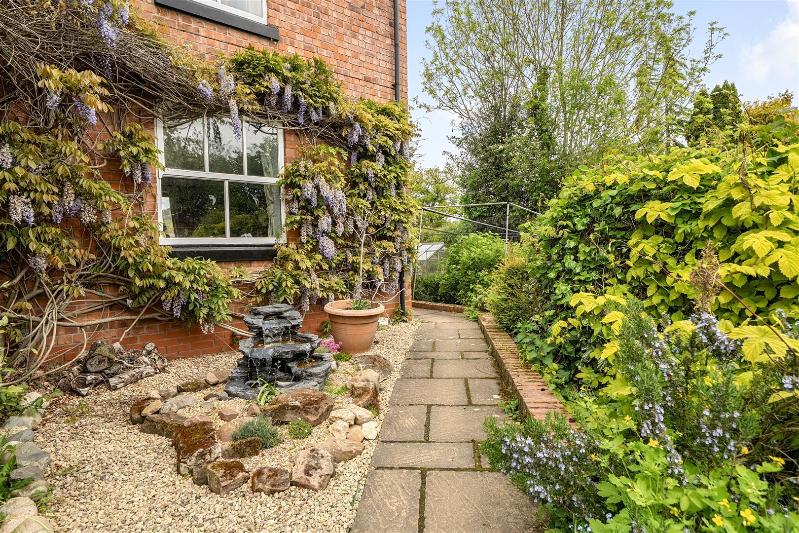 Property Image 616795bd-c893-4ce5-8884-f1206db5f942