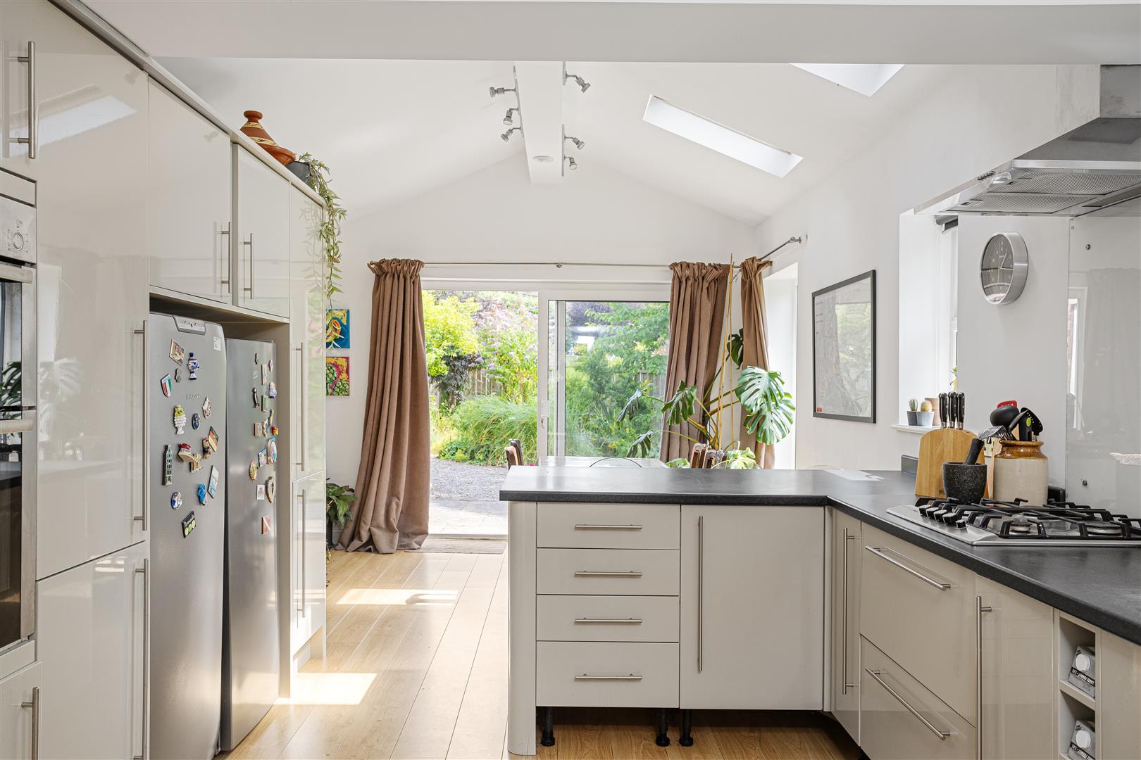 Property Image 61759085-85c3-4f73-a813-7129d9823ce8