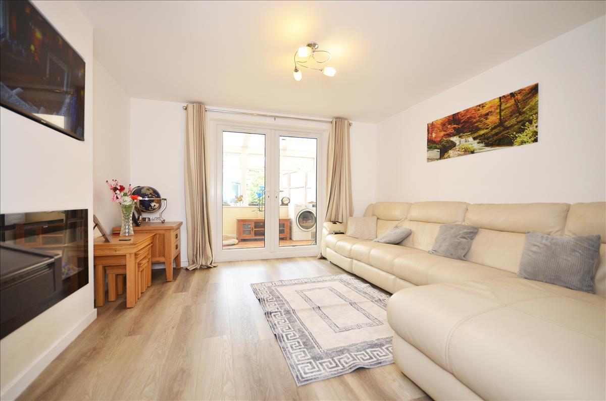 Property Image 617783cb-7a95-42d7-8296-586cf8d177ba