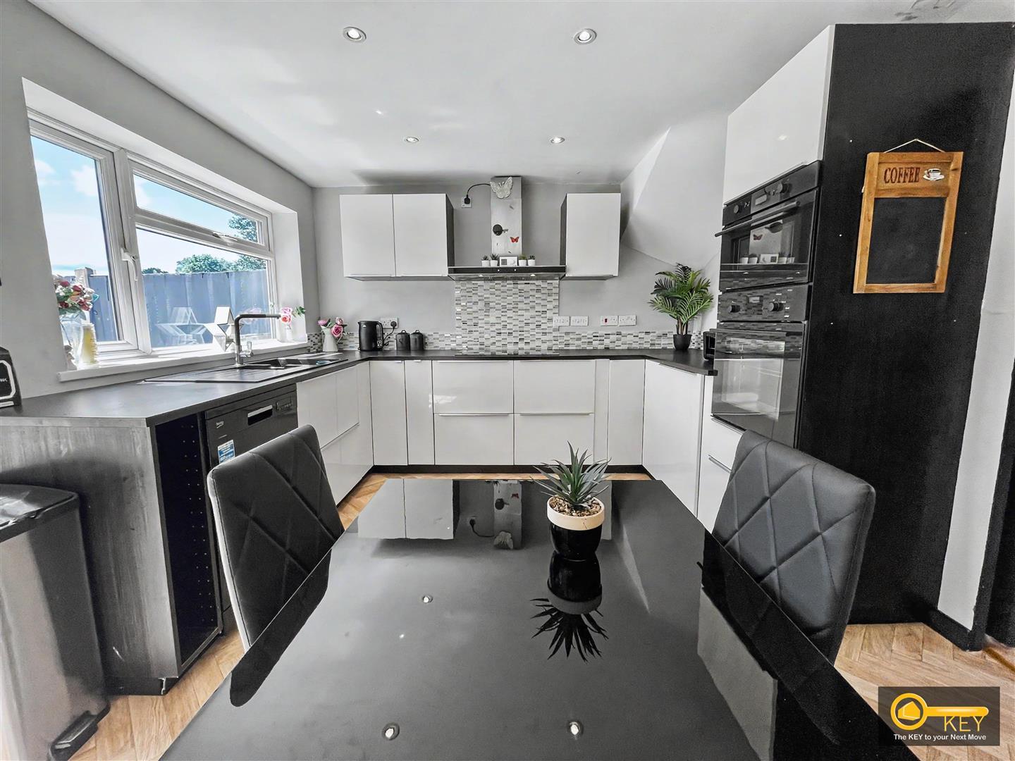 Property Image 61c4ea20-9476-41ba-8bba-9eb7966e3845
