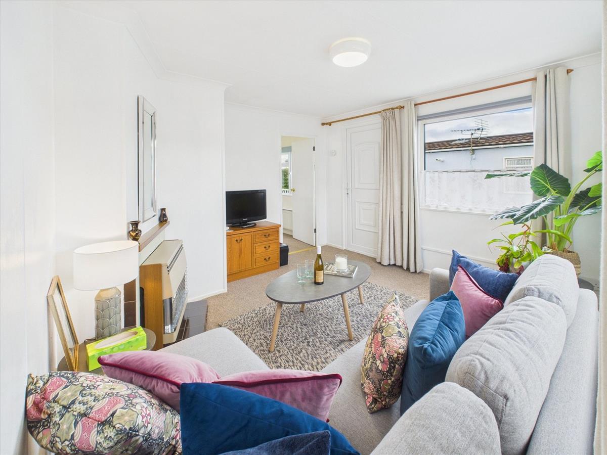 Property Image 61df2f46-9ede-4333-8c79-1428e85e420b