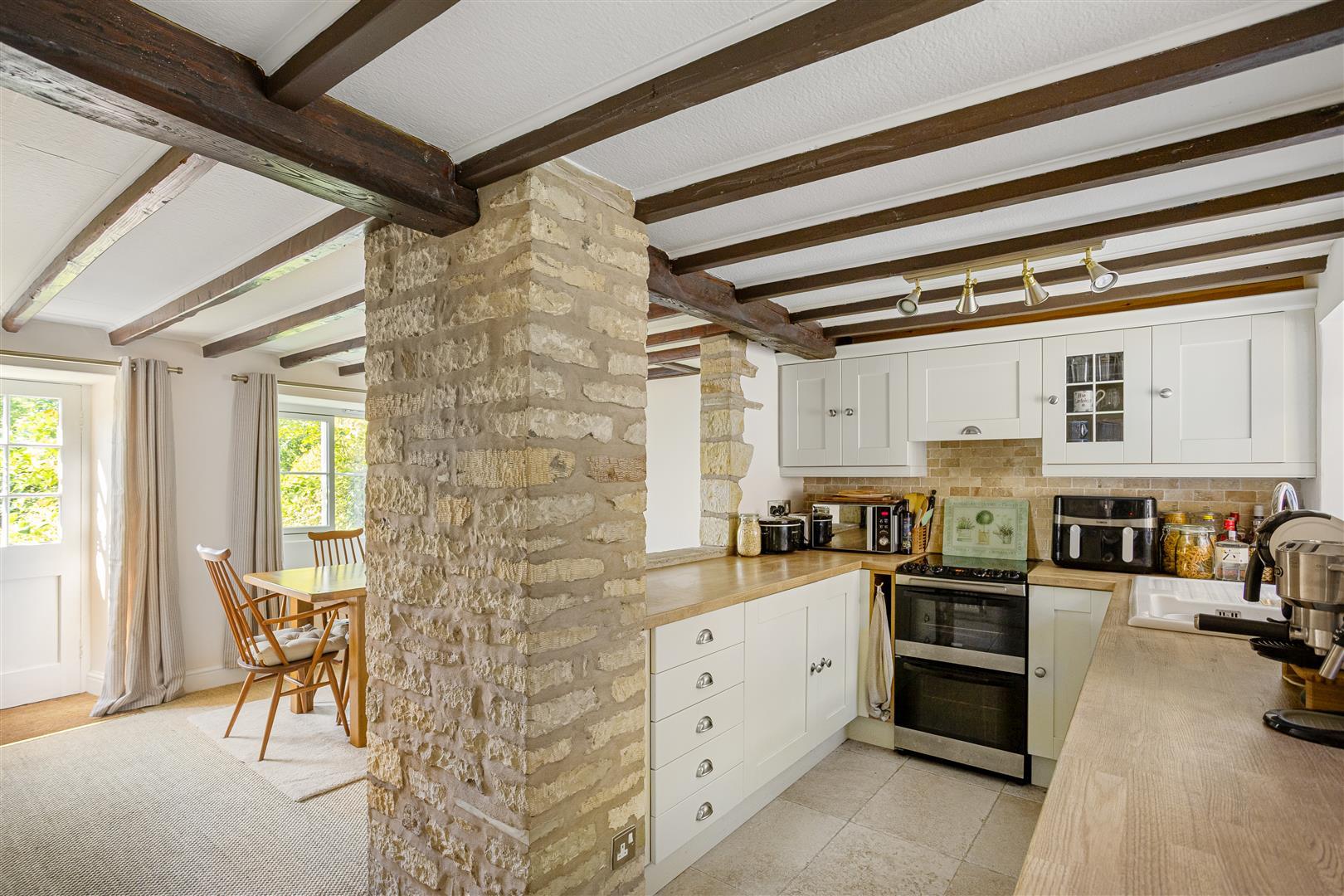 Property Image 621ac8e4-5bec-4153-afb0-39ebf488c6c5