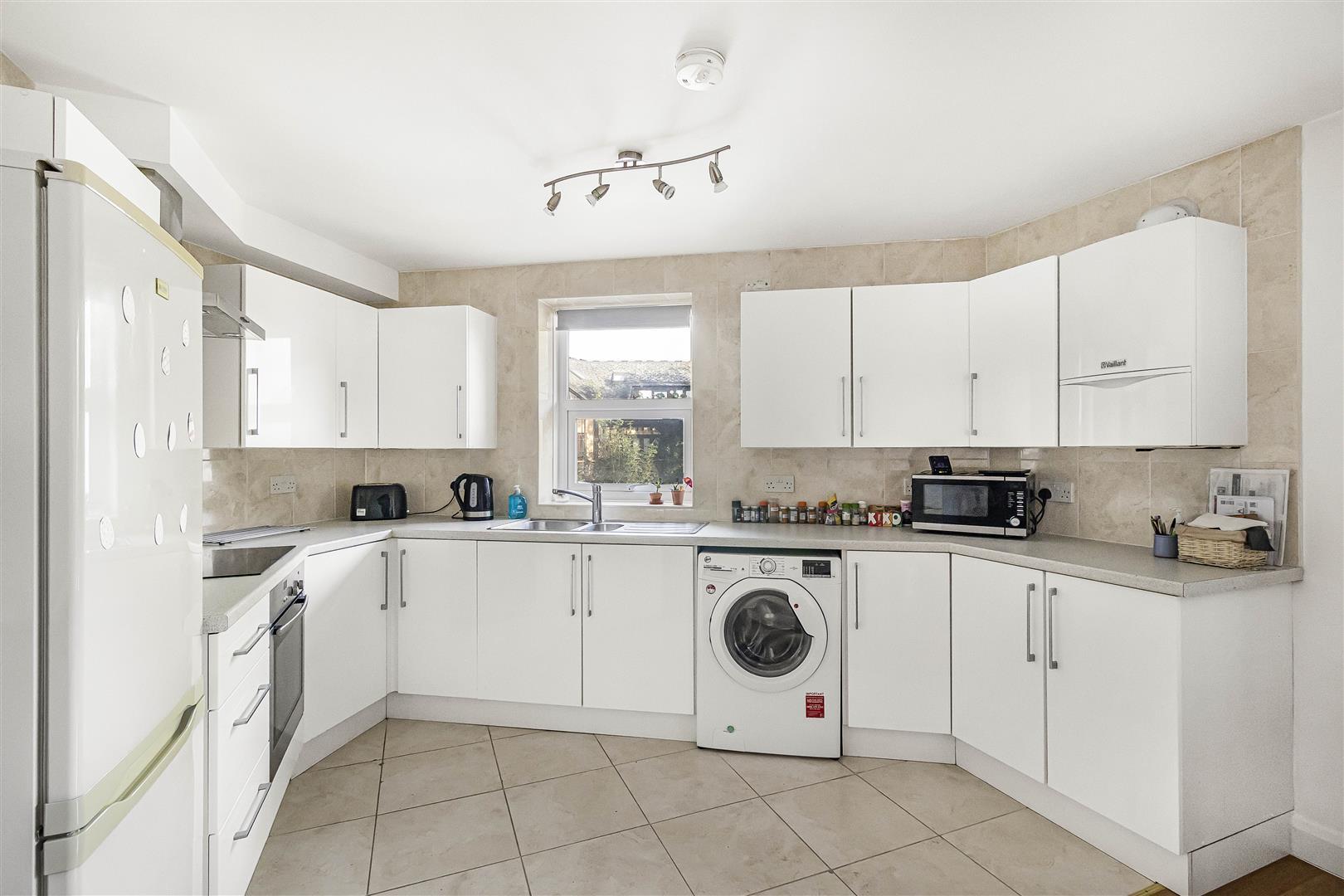Property Image 622b2d9d-b71f-4e4d-ba6b-9be8c6a09a36