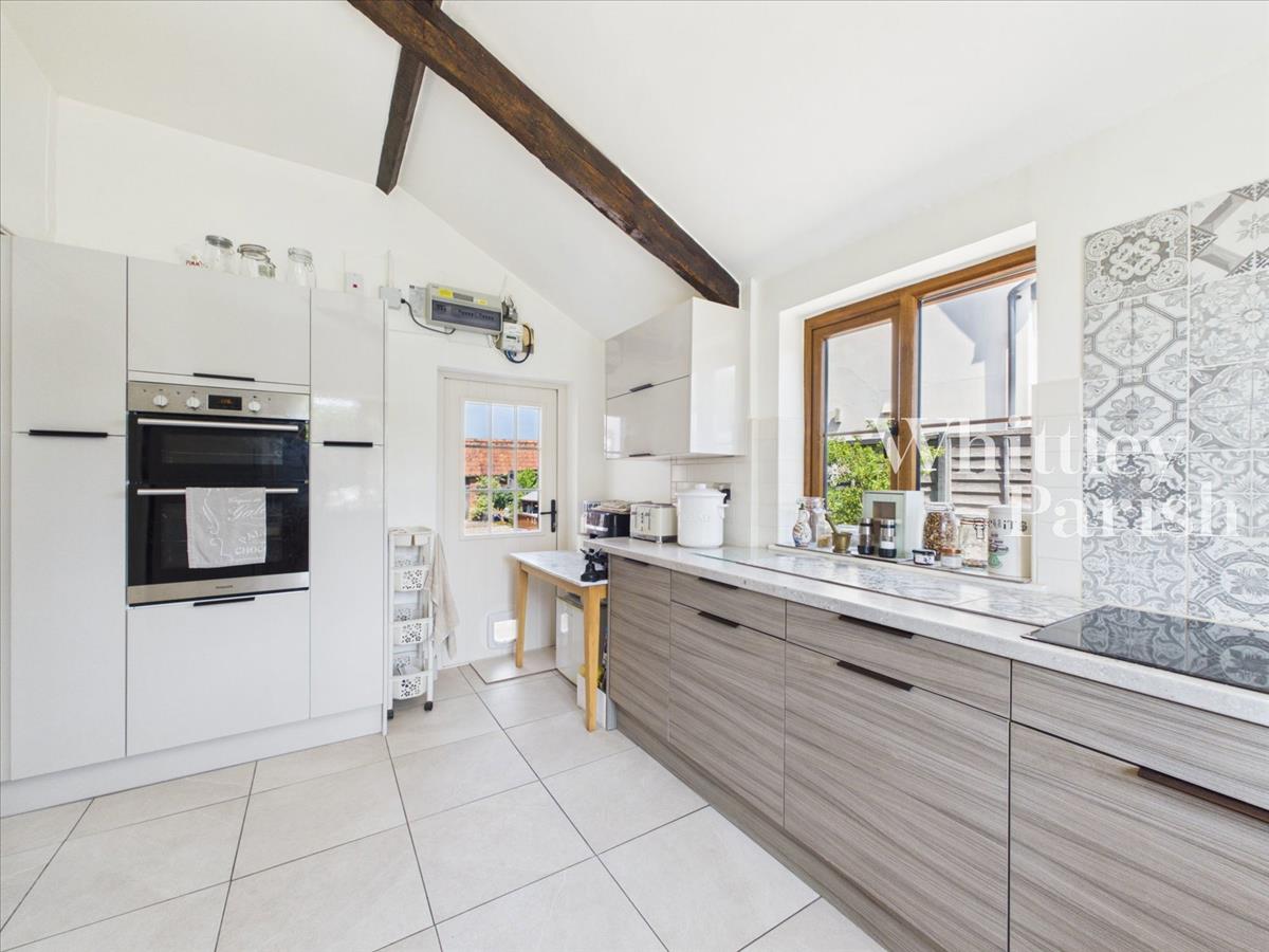 Property Image 628a9981-eca7-4a46-8035-093a45228f32