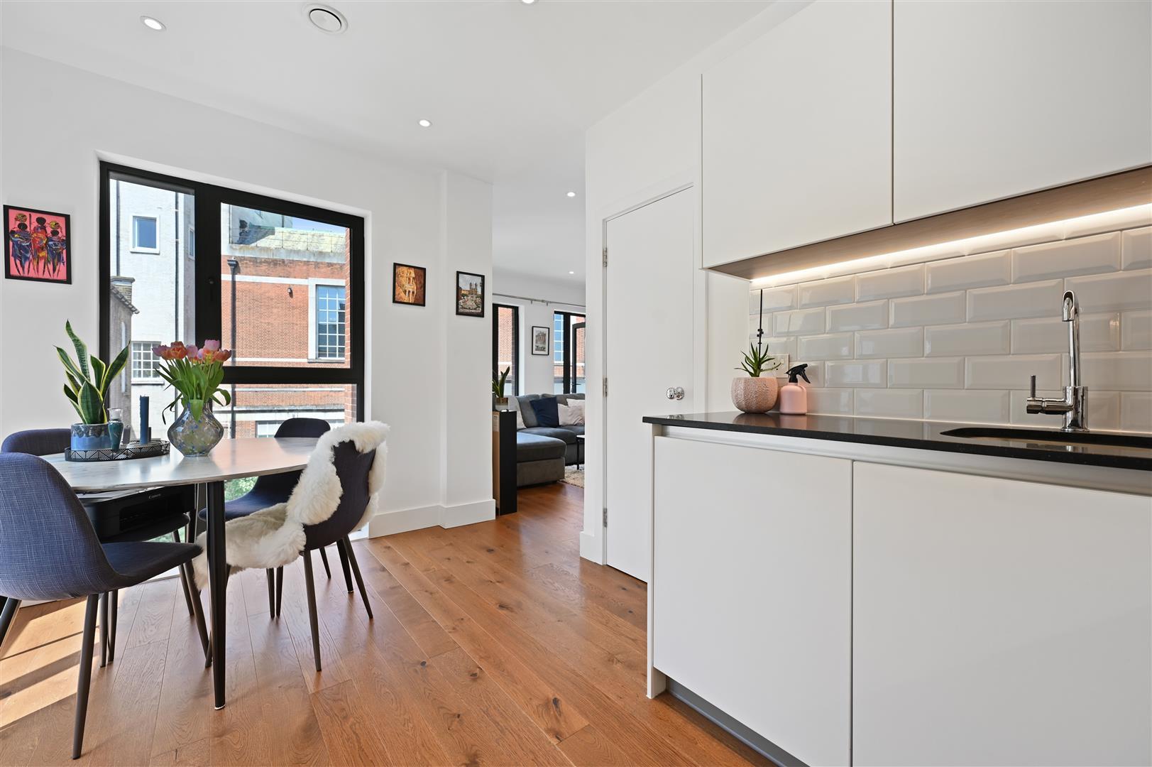 Property Image 628e3629-b83f-4415-bd34-e49847996416