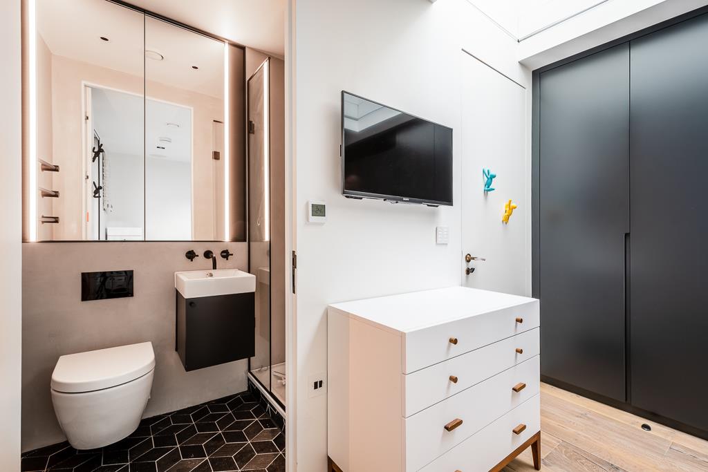incredible shoreditch penthouse for rent on Curtain Road EC2A