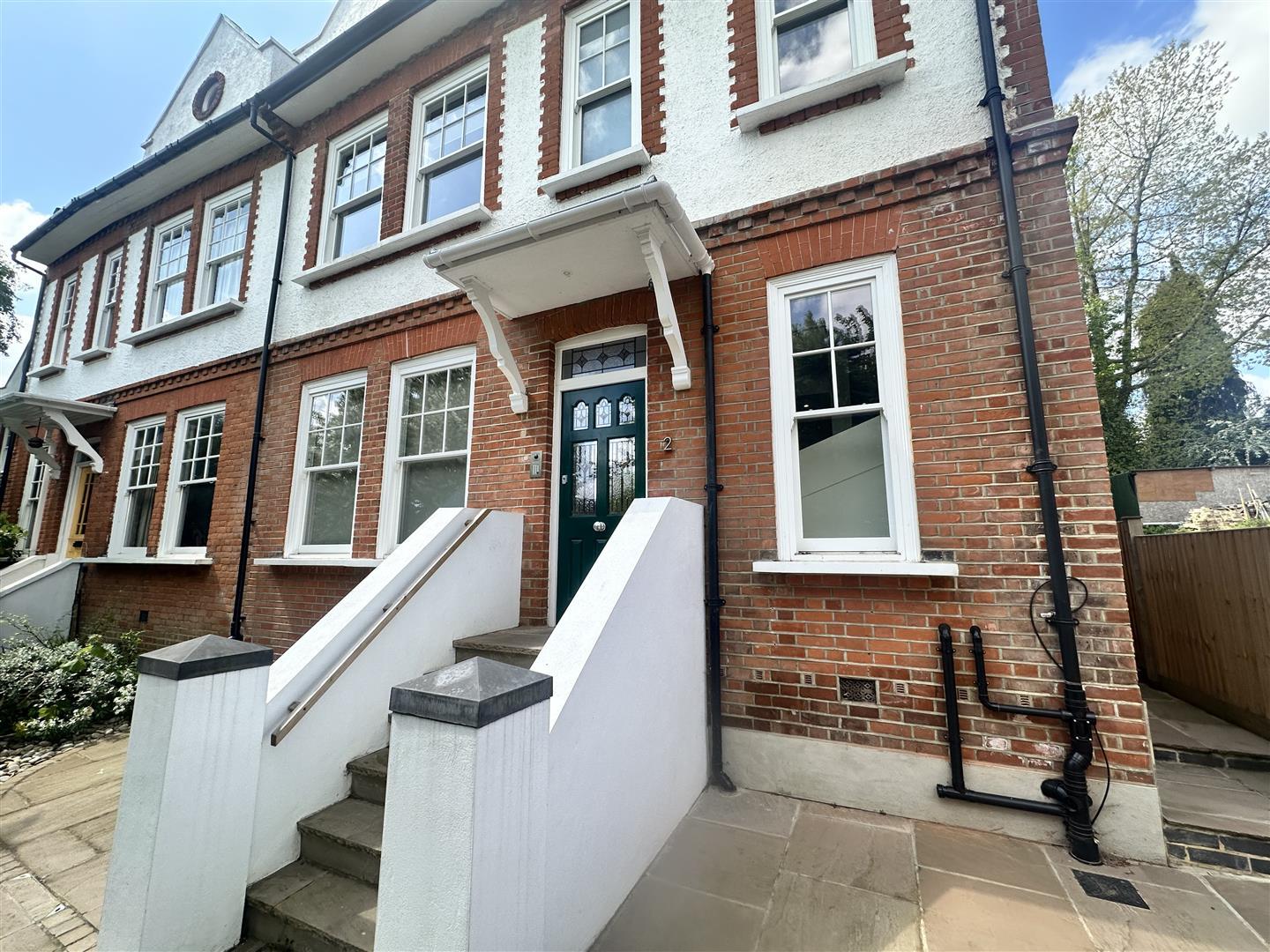 Property Image 629c4212-c446-4138-9244-3772a915e0fe