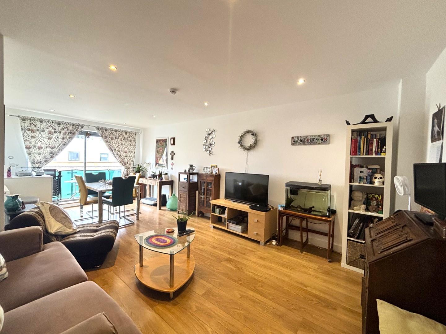 Property Image 629e9ca0-8de5-4806-9bb9-53429276b18b
