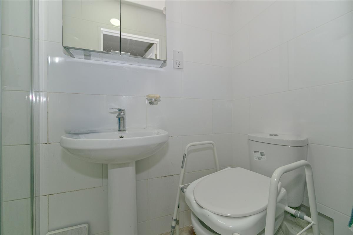 Property Image 629f8247-5420-4de8-8158-787c988b5d44