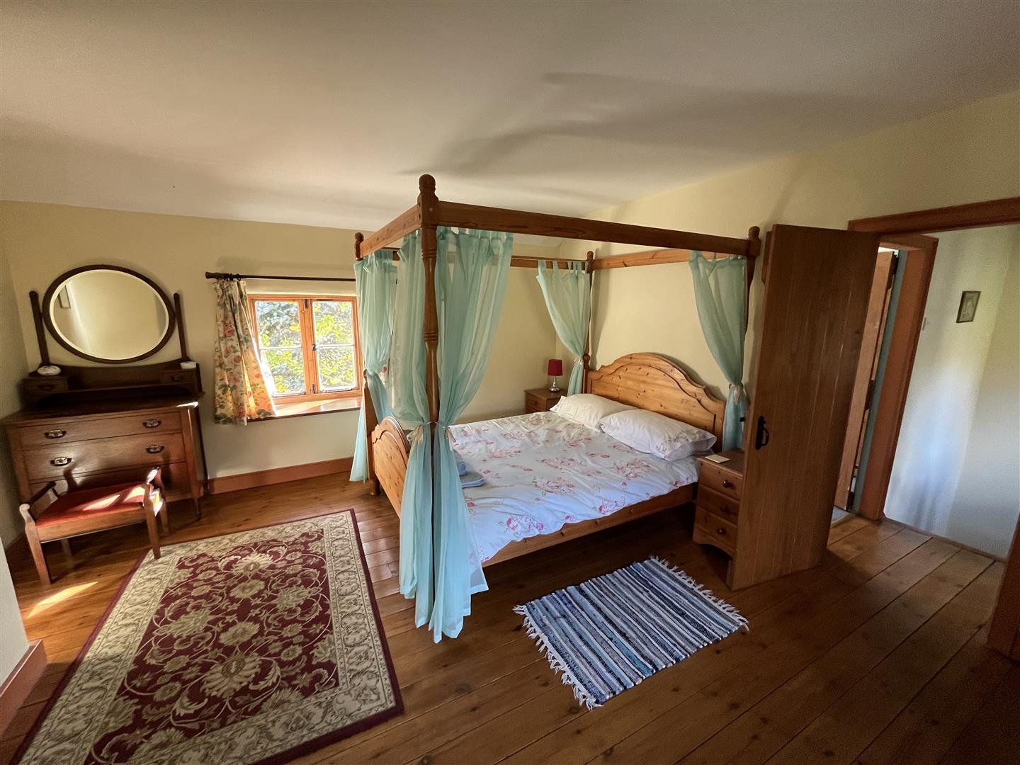 Property Image 62edad2c-f274-4040-8a1a-569c095a1554