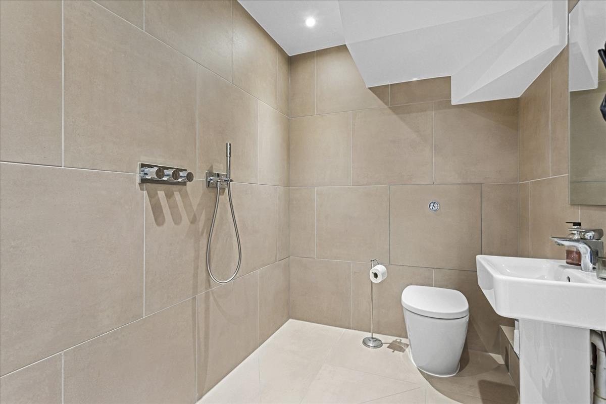 Property Image 62fa19d3-b203-49b3-9434-2a95241cdc8b