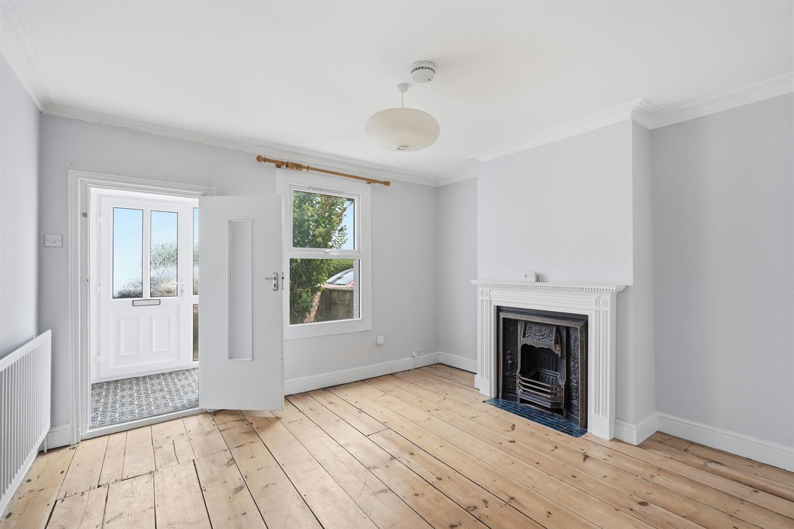 Property Image 6309d05f-0f6c-4d2e-9b3c-ac31d8284823