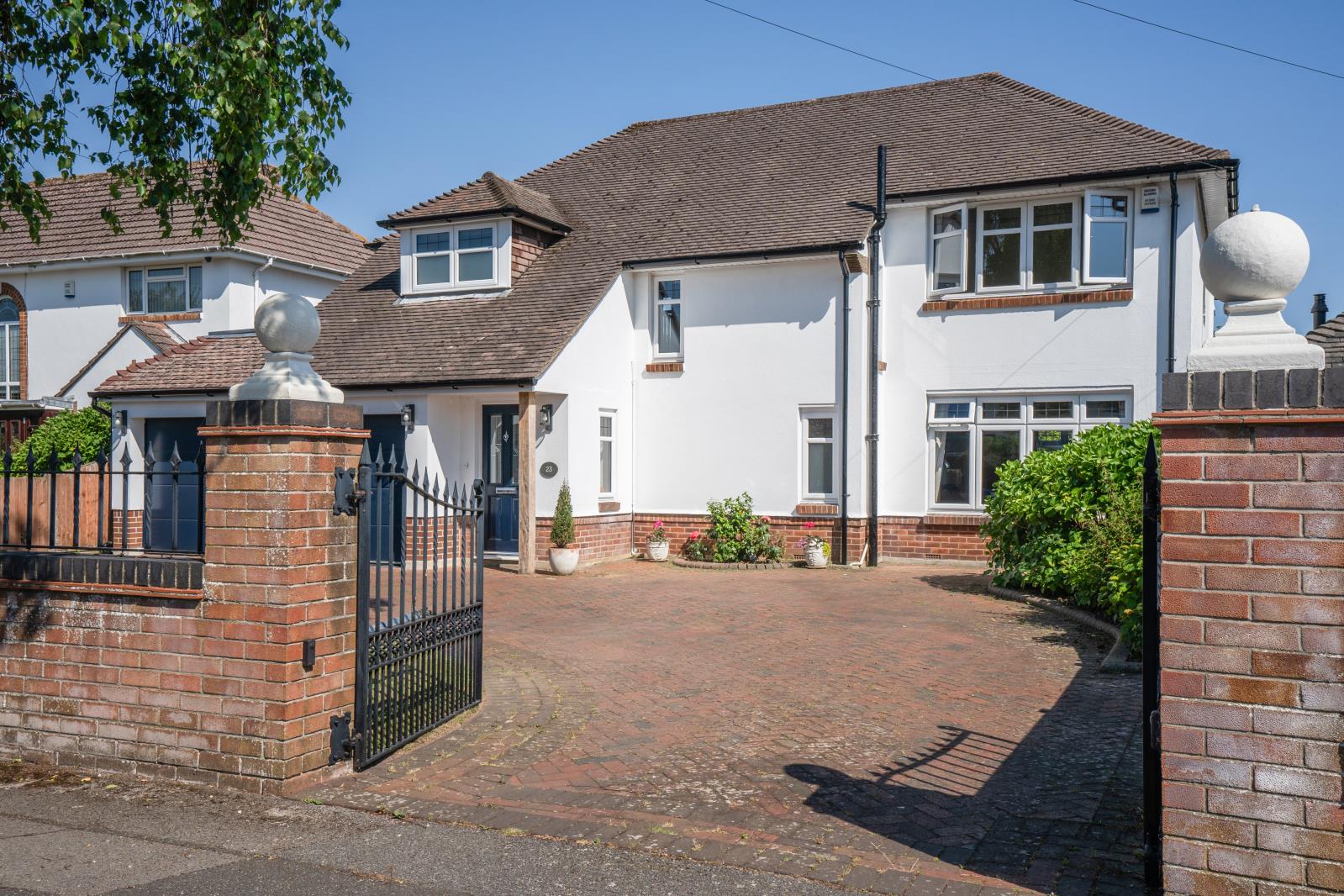 Property Image 63120bb4-aff6-47b9-be88-2b6cfba55ca2