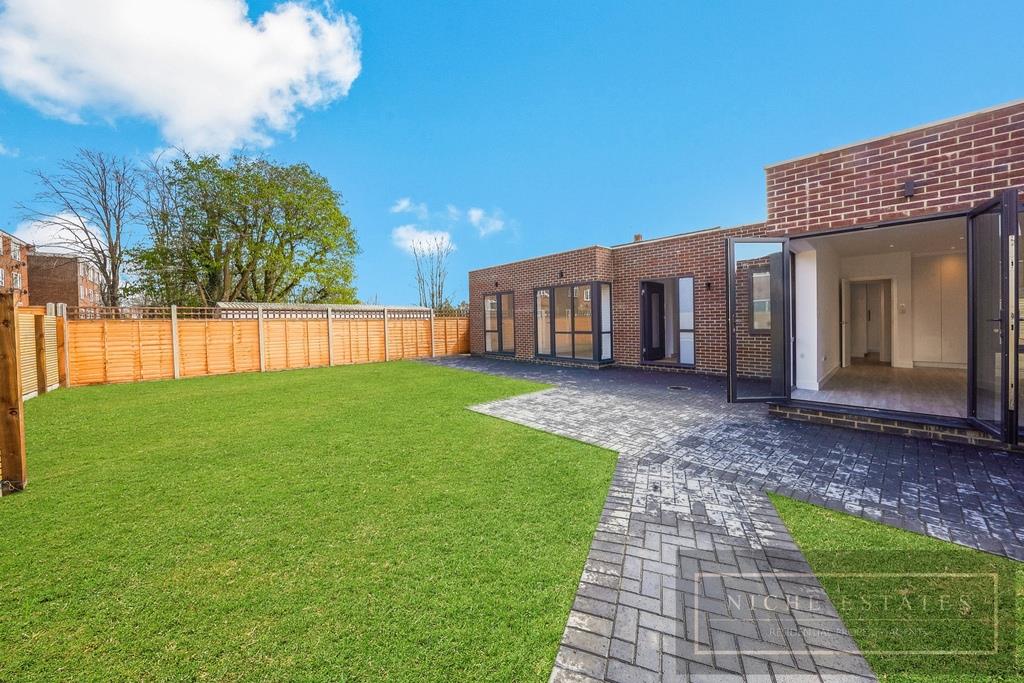 Property Image 632fa2bc-2557-4d05-a5db-e9bfc3569190