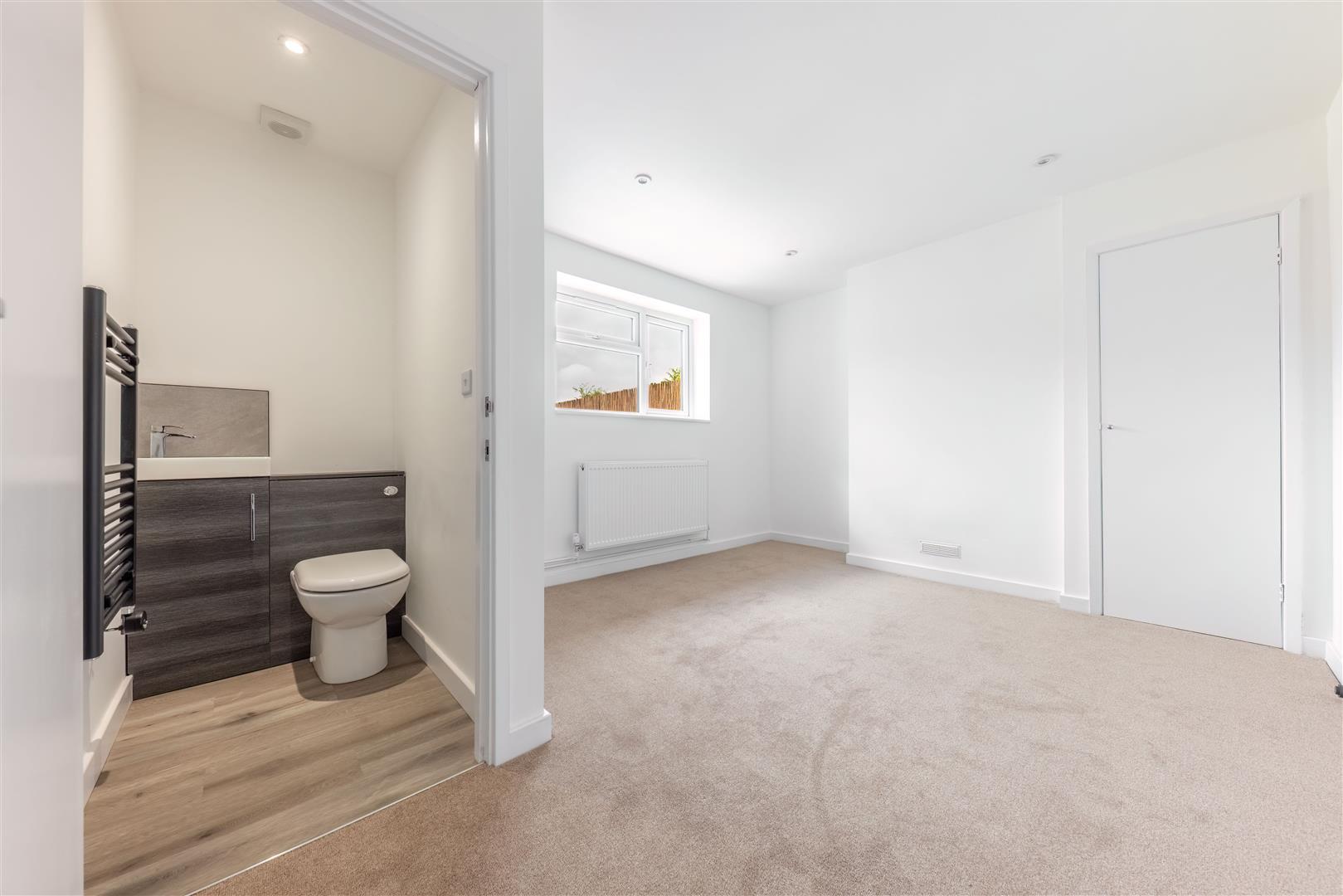 Property Image 633dc2fc-f753-4fb7-a5b4-cdc8e9cdc30e