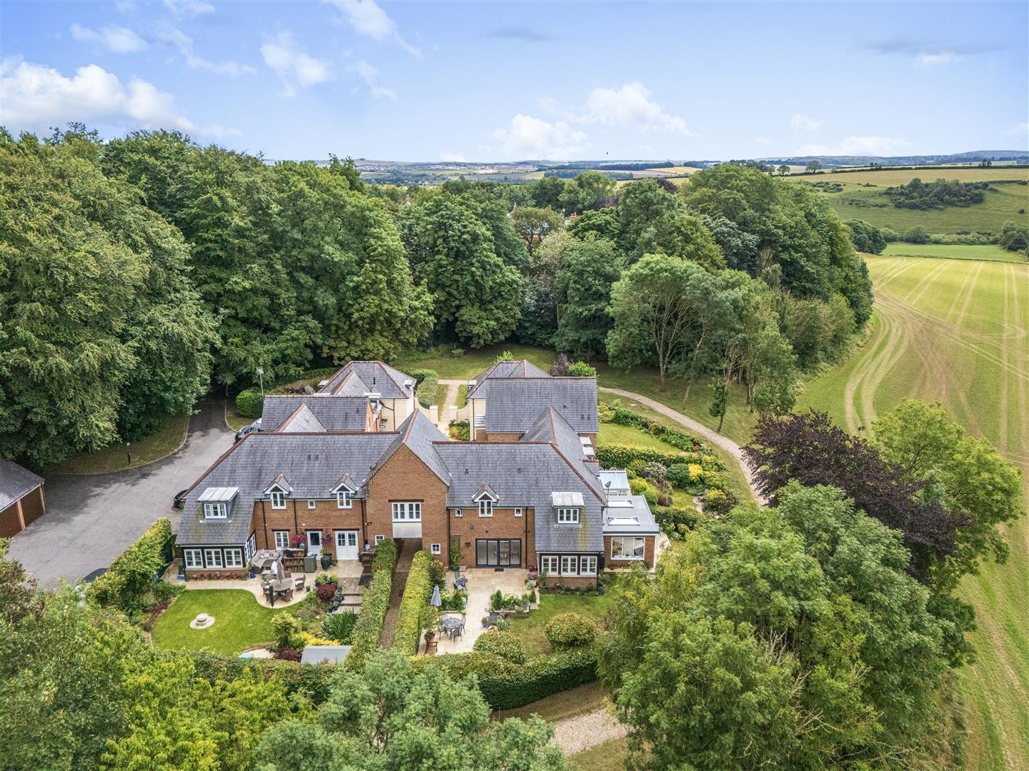 Property Image 635cc3e3-eb04-408d-b45b-ba7f6cd8041f