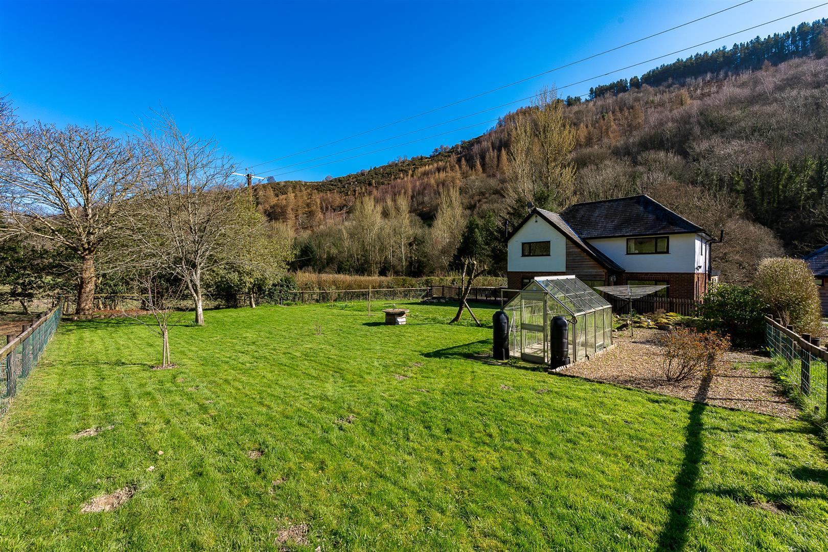 Property Image 6374e5dc-24d9-4b41-b3af-9da013273e4f