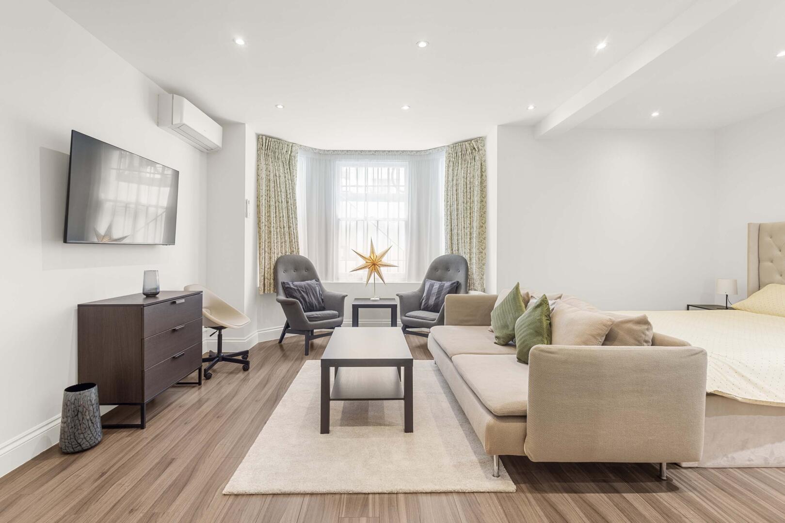Property Image 637ffdd2-7cf0-4f8a-9055-f26505d8225f