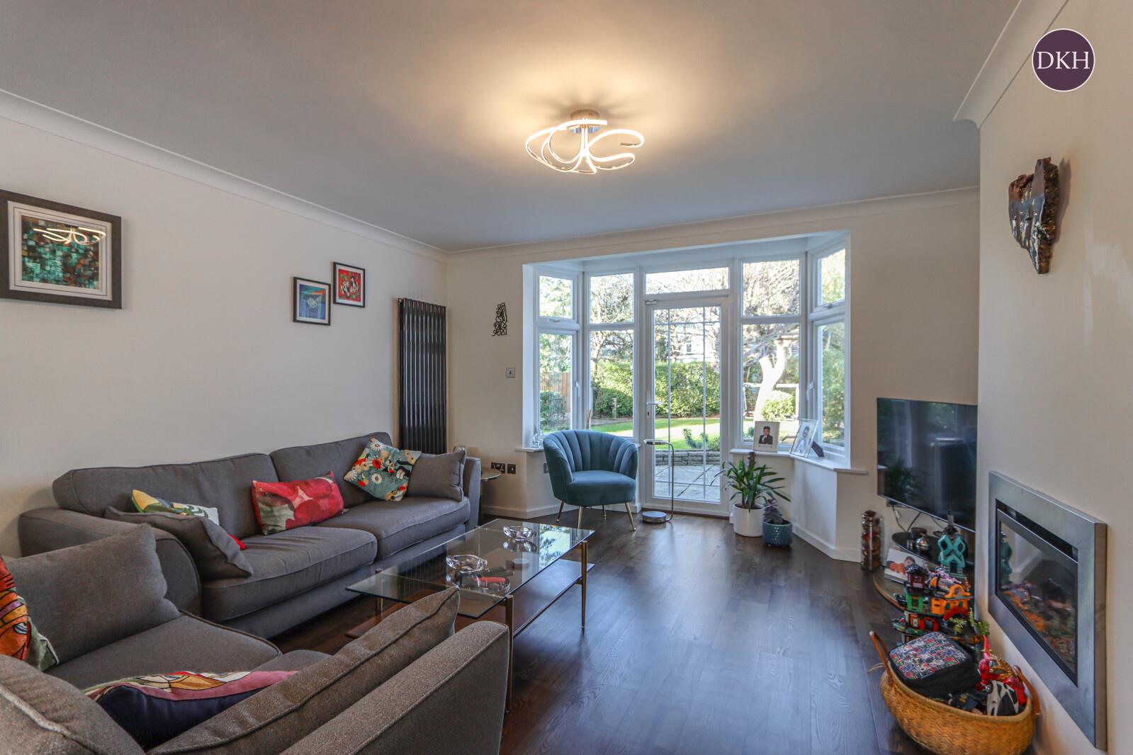 Property Image 639da4fb-6c9a-4a94-9783-5aaf8c8ad56c