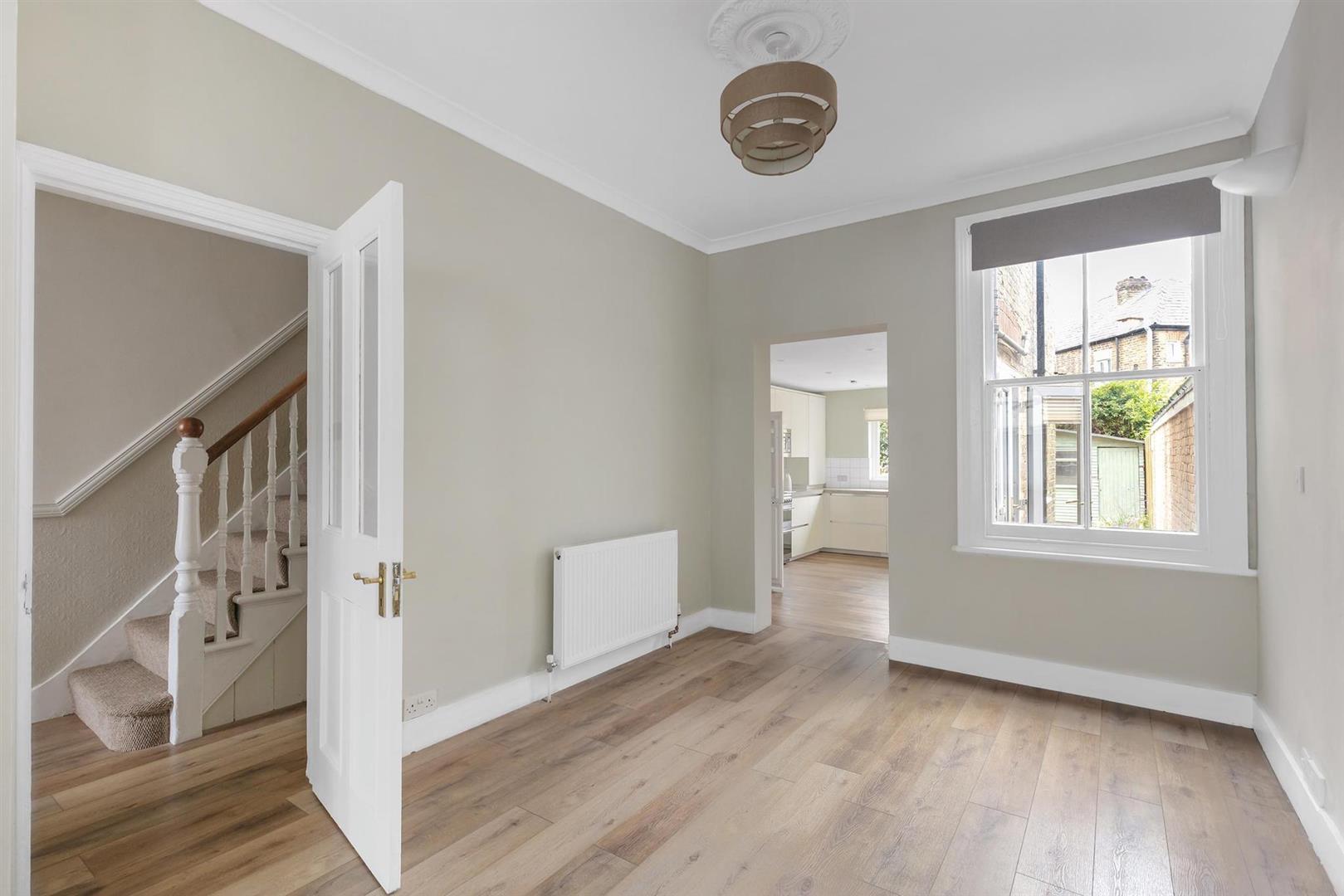 Property Image 639ea085-6639-45b5-a896-71d0f1d8f37a