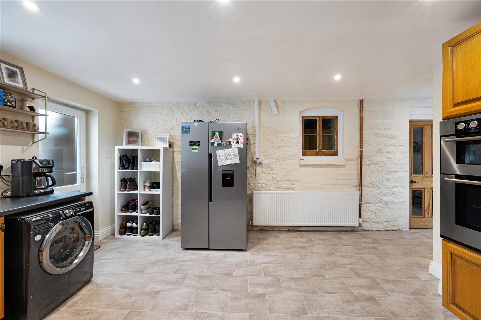 Property Image 63b92734-9f98-46a5-b864-553c377984e7