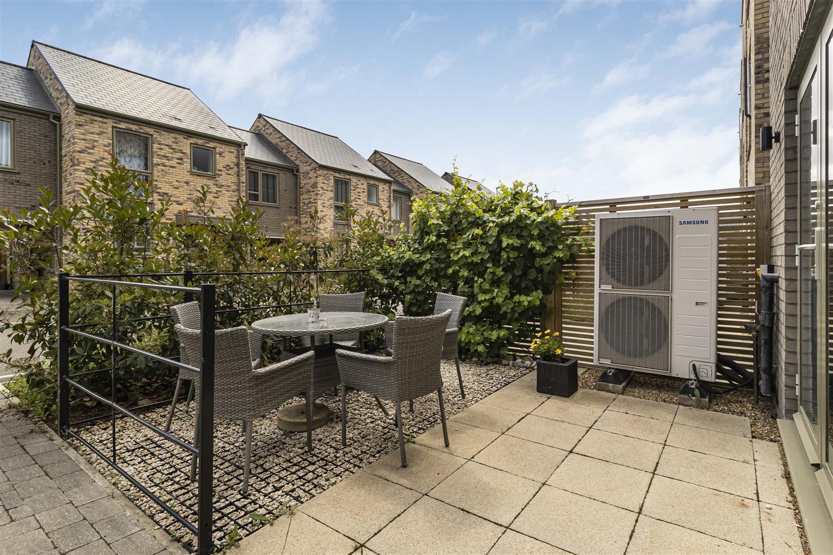 Property Image 63be2f80-8352-498a-a3d9-c74ebd4eaef5