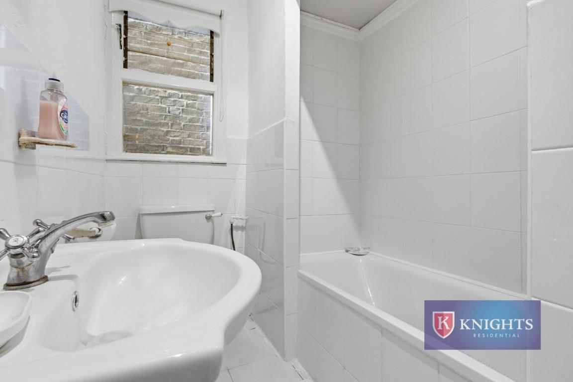 Property Image 63c378b7-95b5-46e2-9a0d-d9485a944f09