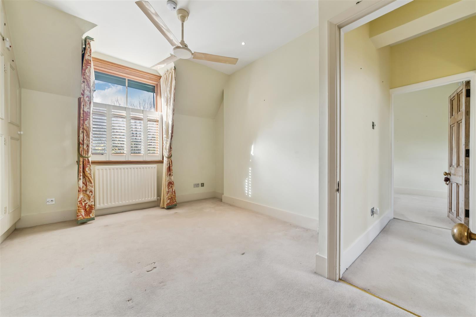 Property Image 63e00a22-e9e5-4bd2-ac94-7987aad8d8d5