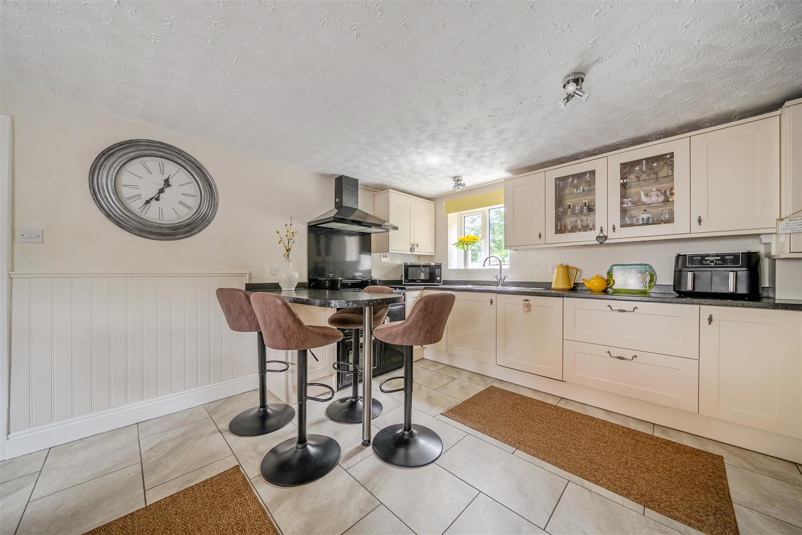 Property Image 63ea39d3-e4f4-41e8-b30b-b8dd0b89a42c