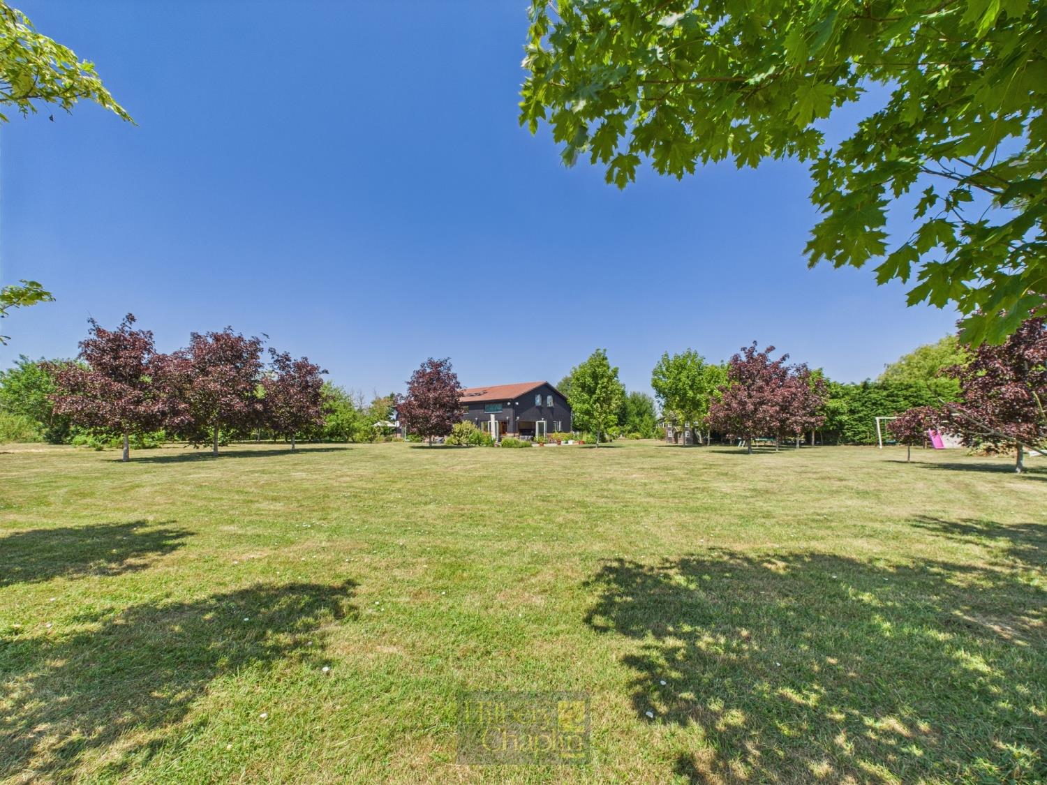 Property Image 63efe977-78ba-4777-9b9e-aa102e7a60e1