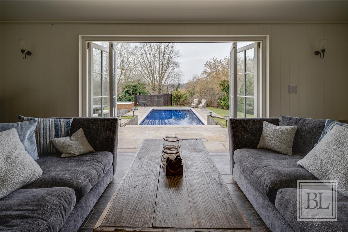 Property Image 642abb3e-13a8-48af-8bc8-05a065d7df3d