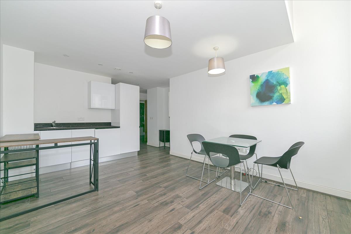 Property Image 643bec4a-e67b-4ab4-b6c8-26cbff8d4ae4