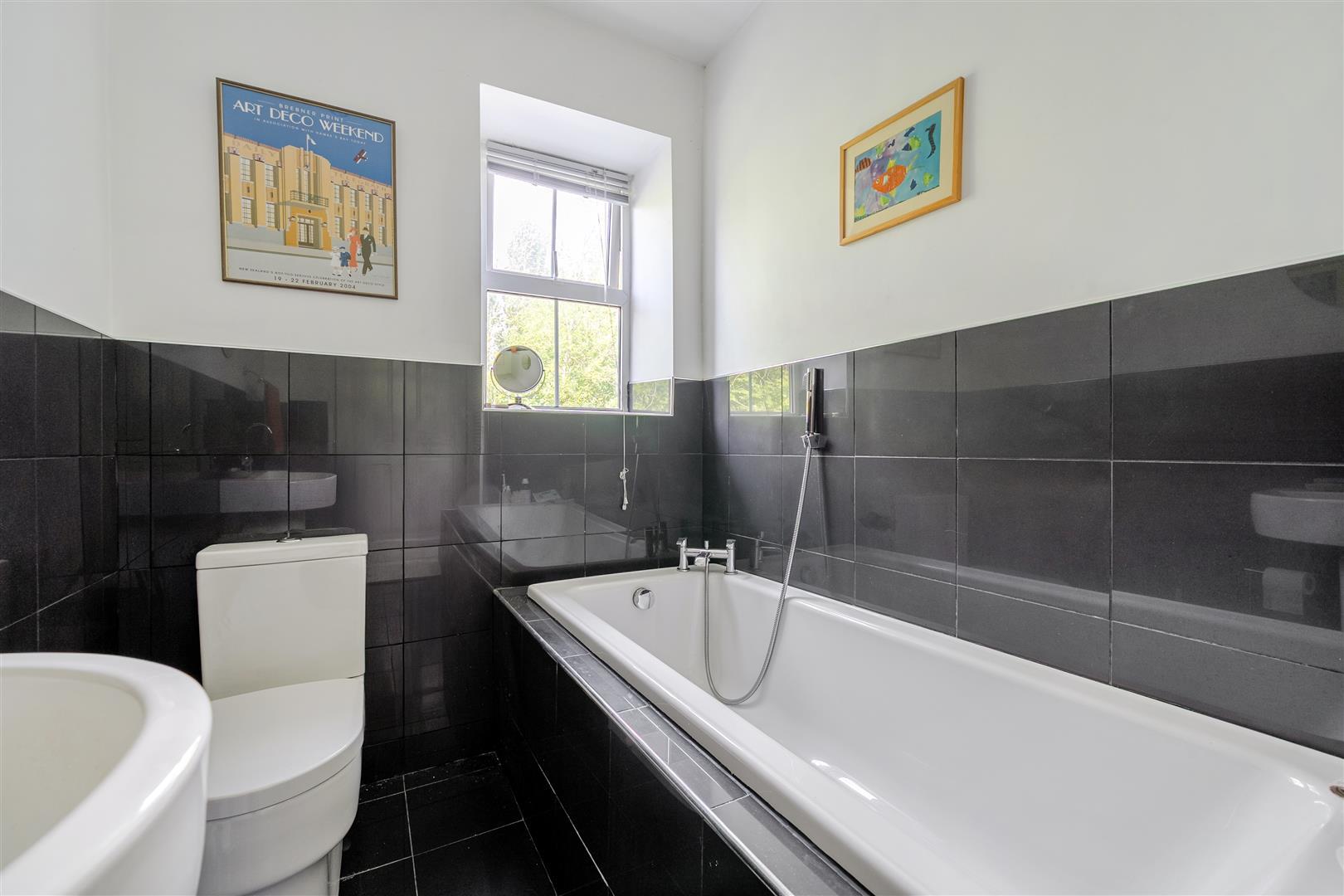 Property Image 645272ab-d20e-4452-8480-c923141b96f8