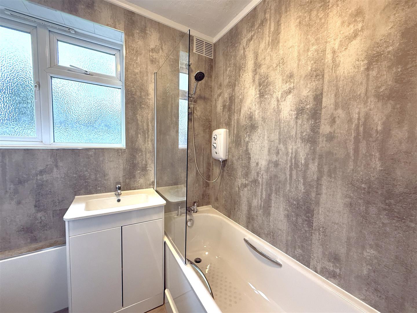 Property Image 645a411d-307a-4f4f-b272-994d18c8470e