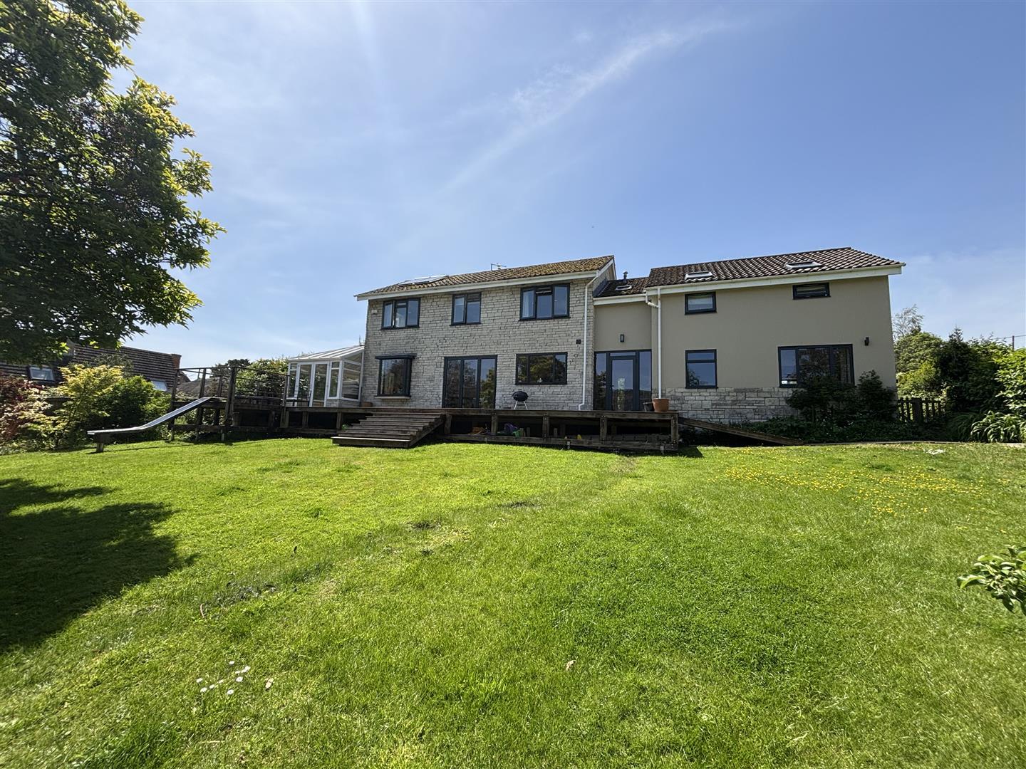 Property Image 646a6633-60f8-4e91-bbe4-e42b7719498f