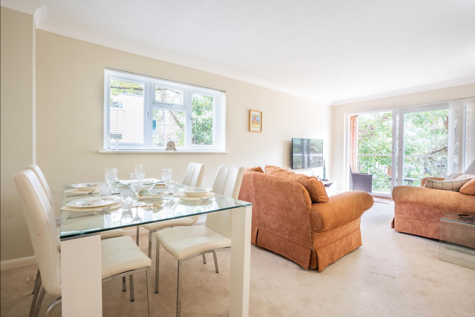 Property Image 646b206b-02e7-4bd0-977f-3adb90bfbb2a