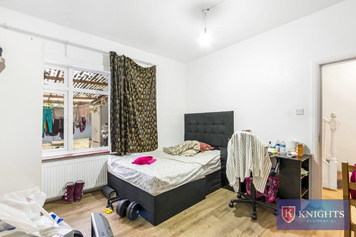 Property Image 646b8b8d-f262-435f-91f0-a838d2d6987c