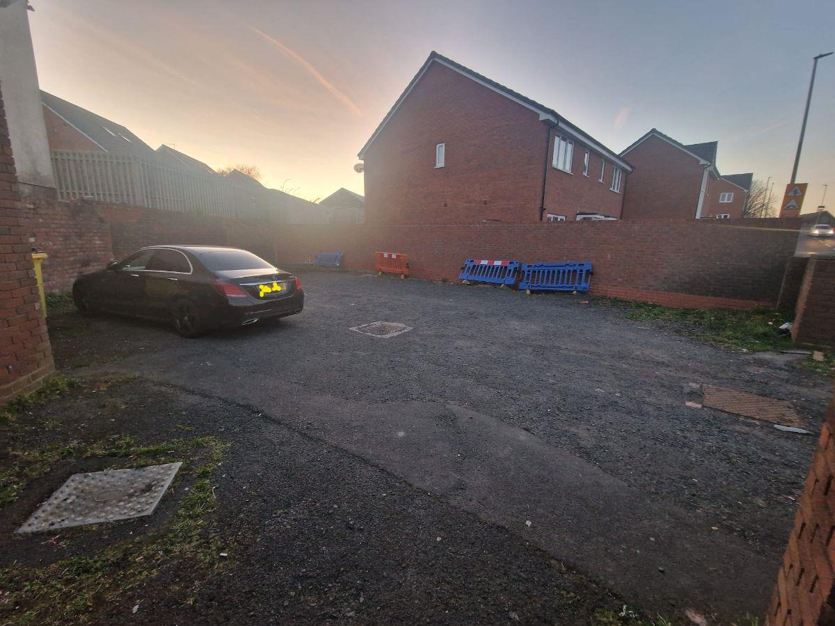 Property Image 646d773e-2cde-4874-888c-9e8cf24c3269