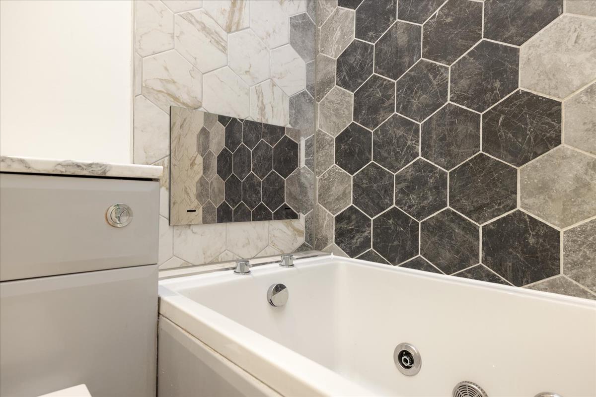 Property Image 647aafd2-b6a1-429a-8bce-4b96ecd359bb