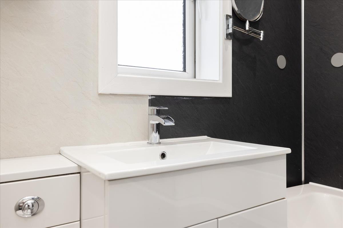 Property Image 64a67e84-5200-4a23-80fb-ad73997485eb